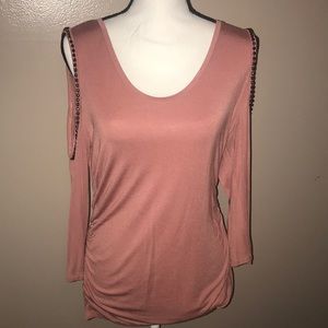 Jennifer Lopez open sleeve top